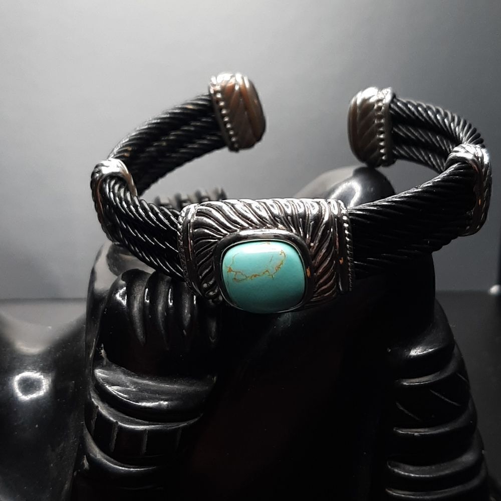 Vintage adjustable bangle bracelet with silver and turquoise center